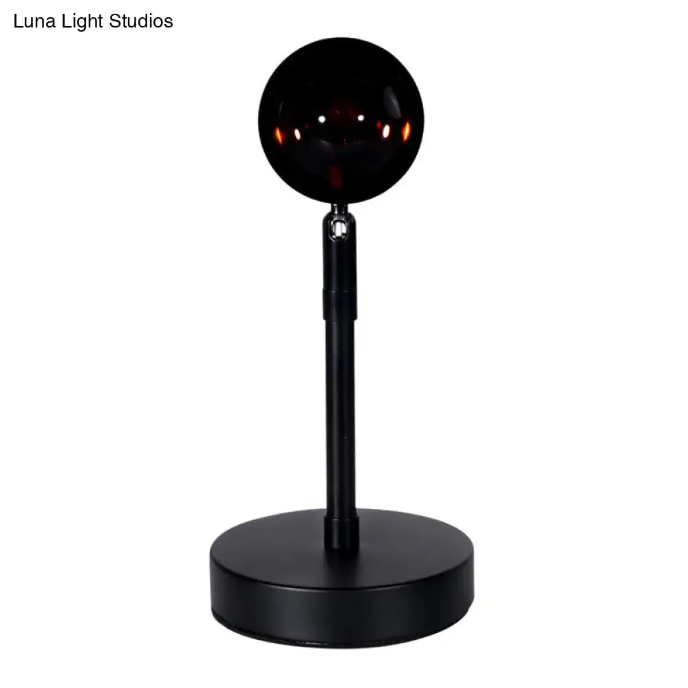 Aluminum USB Table Lamp - Sunset Glow LED Spotlight in Black for Contemporary Bedroom Lighting