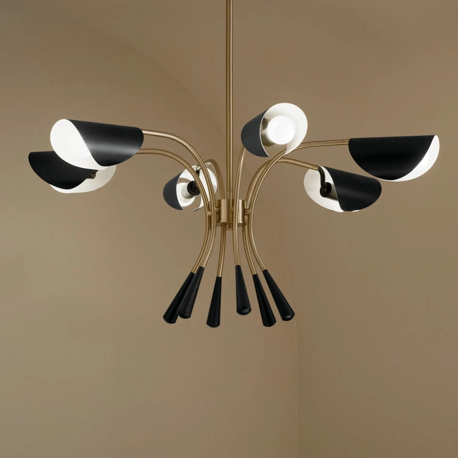 Arcus Mid. Chandeliers