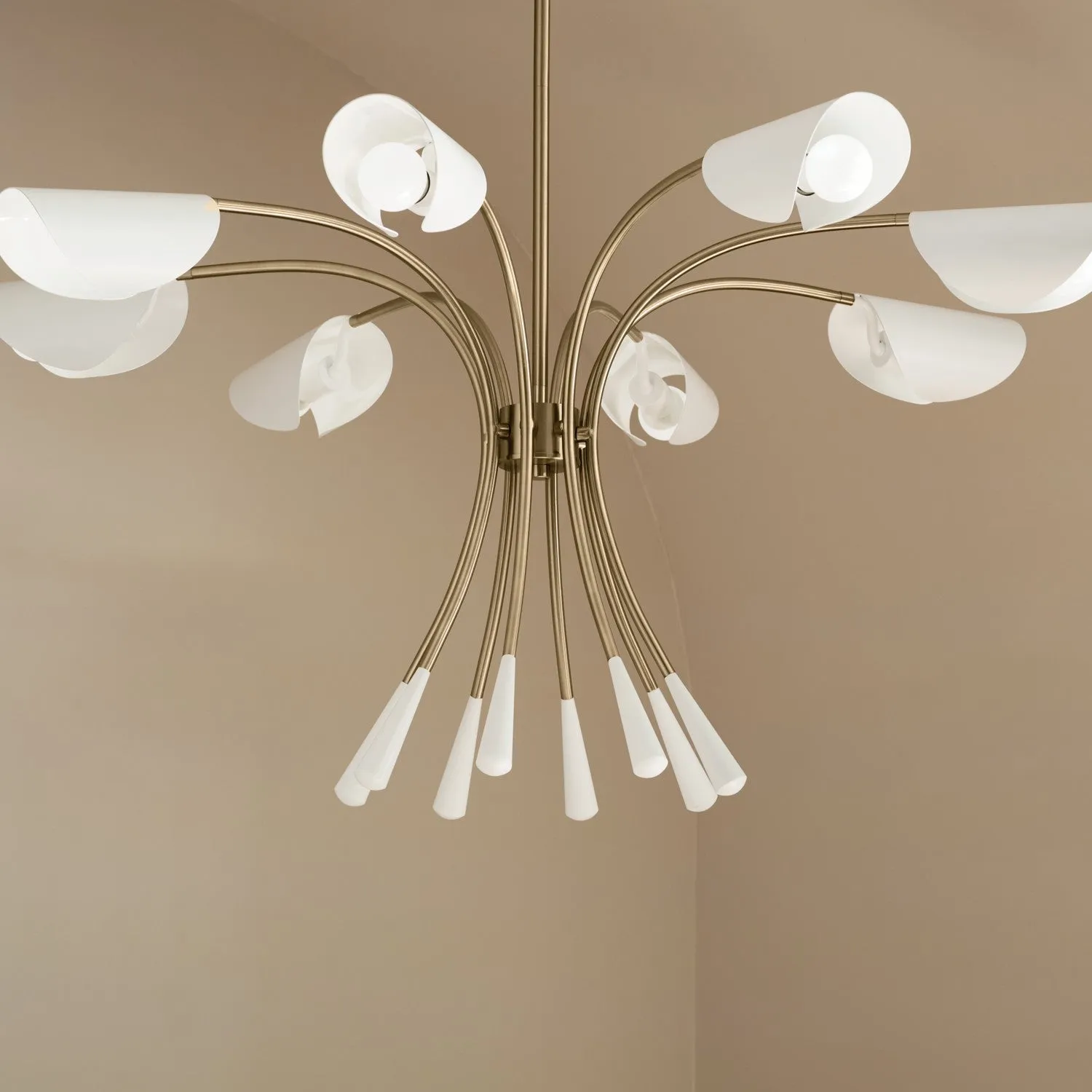 Arcus Mid. Chandeliers