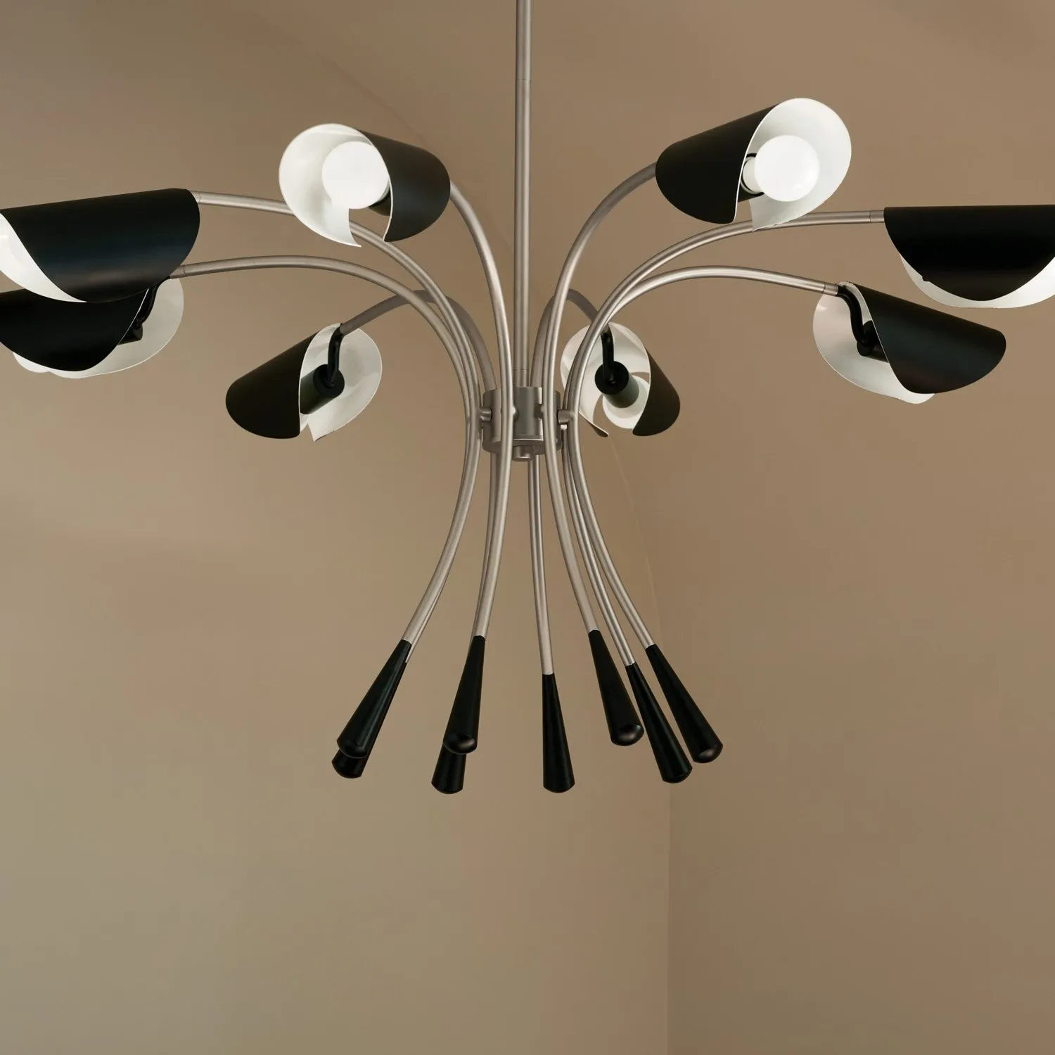 Arcus Mid. Chandeliers