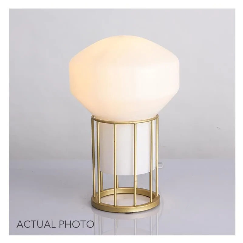 Brynjar | Frosted Glass Table Lamp