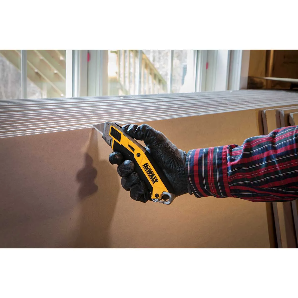 DEWALT Premium Retractable Utility Knife