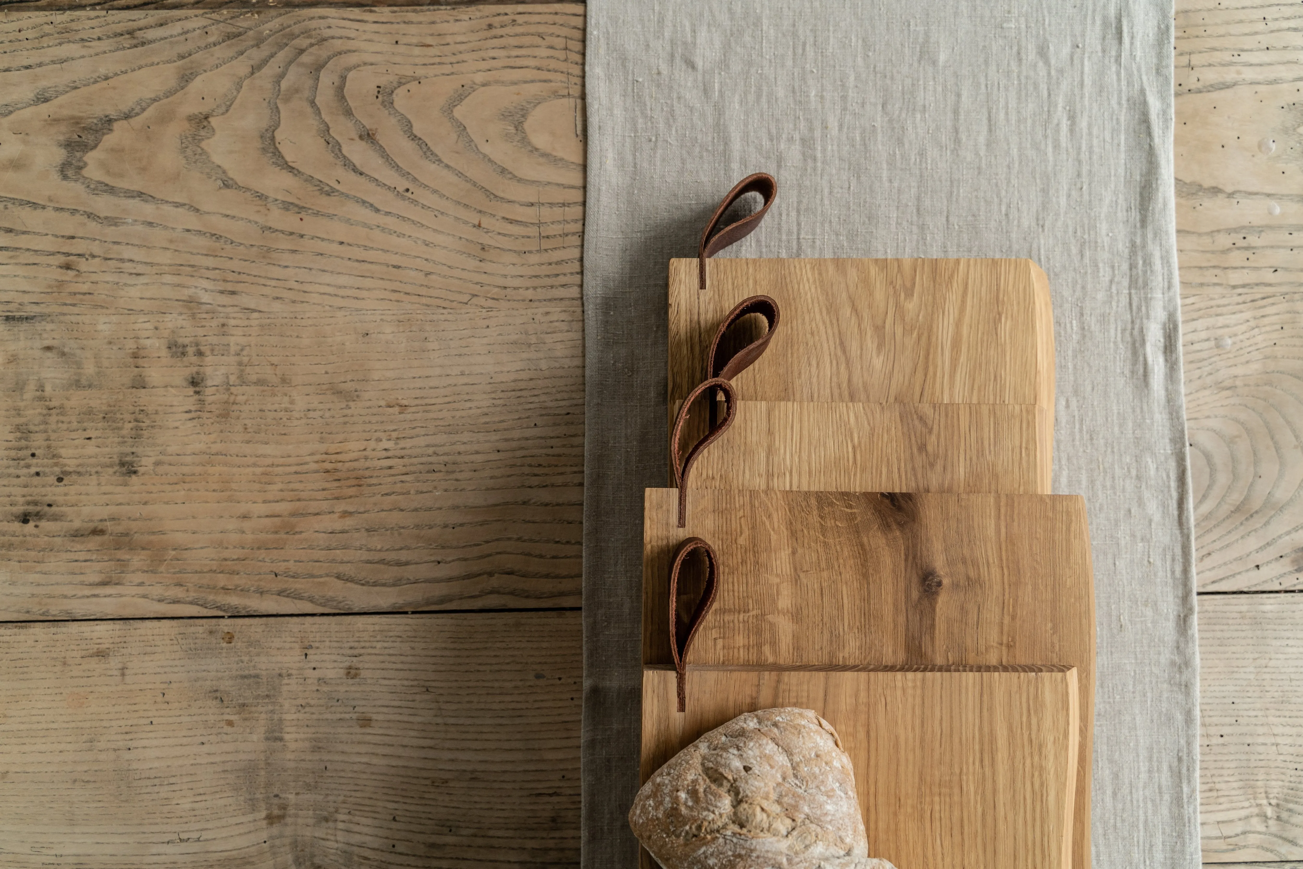 Mediea Large Oak Cutting Board