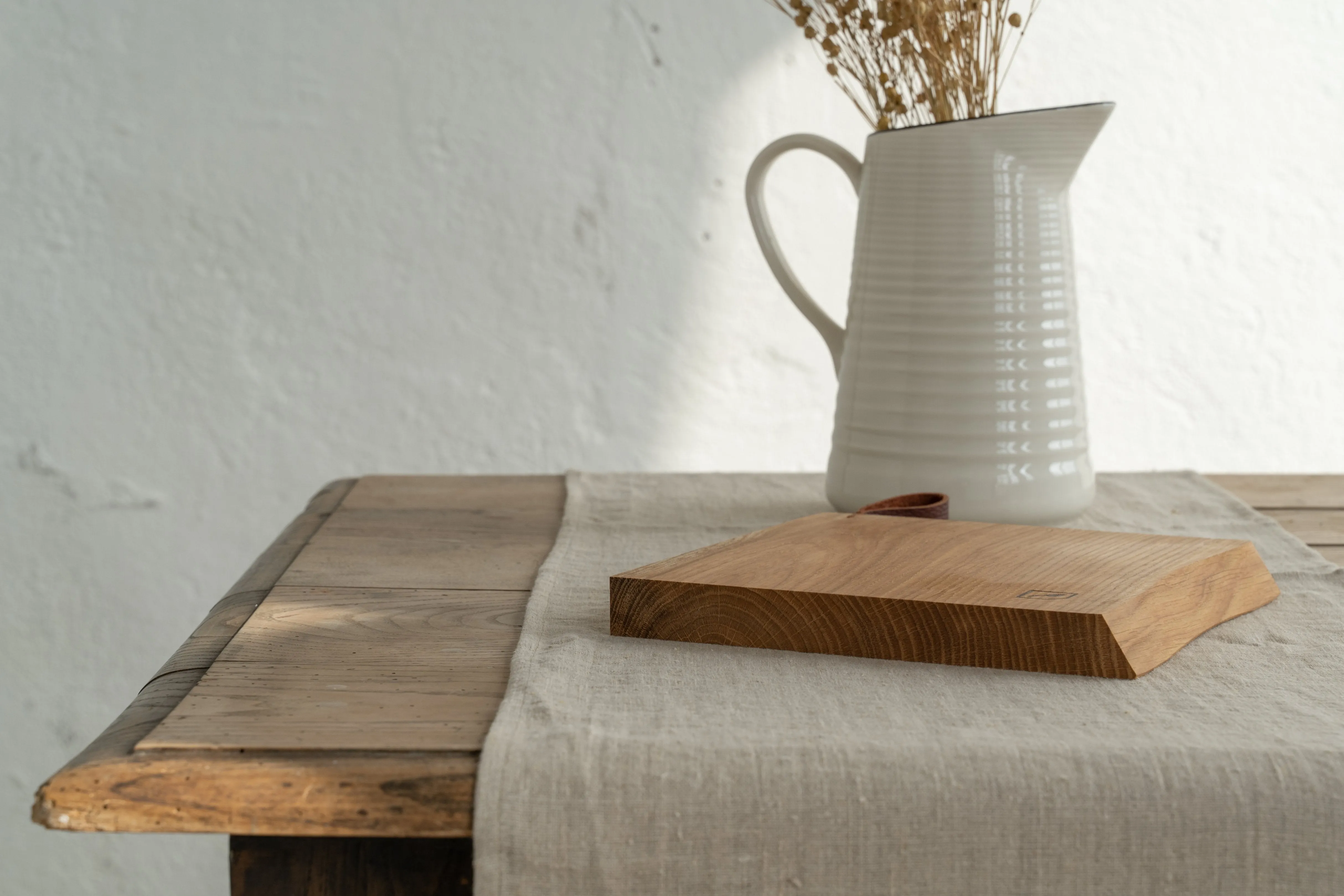 Mediea Large Oak Cutting Board