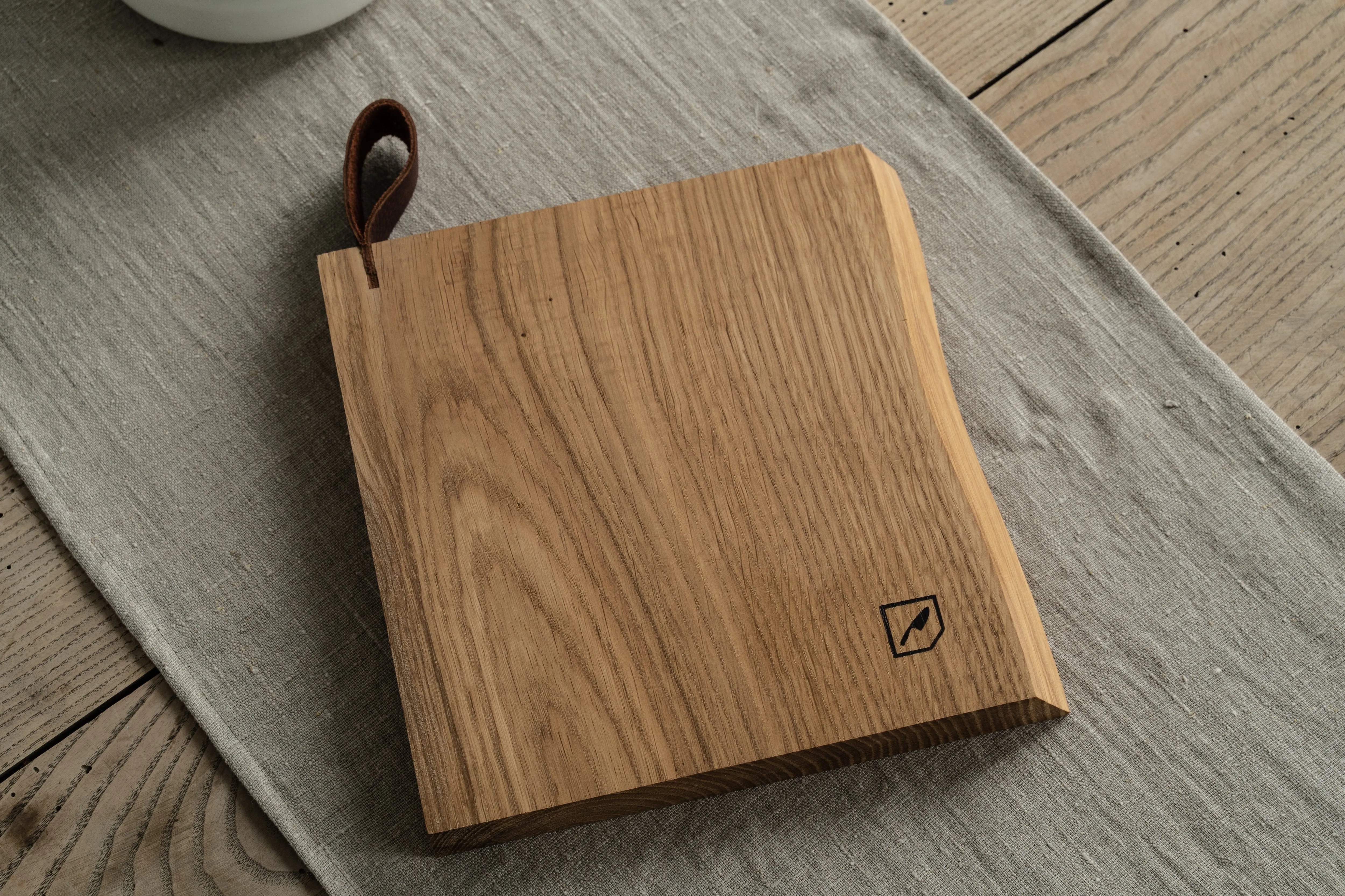 Mediea Large Oak Cutting Board